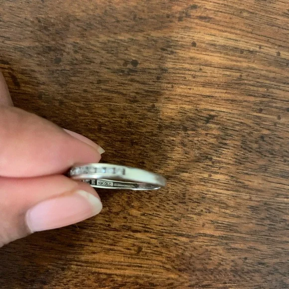 10k White Gold Diamond Band